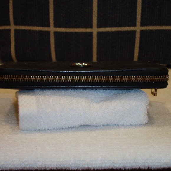 Tory Burch Robinson Floral Perforated Wallet GOOD CONDITION! - Picture 4 of 14